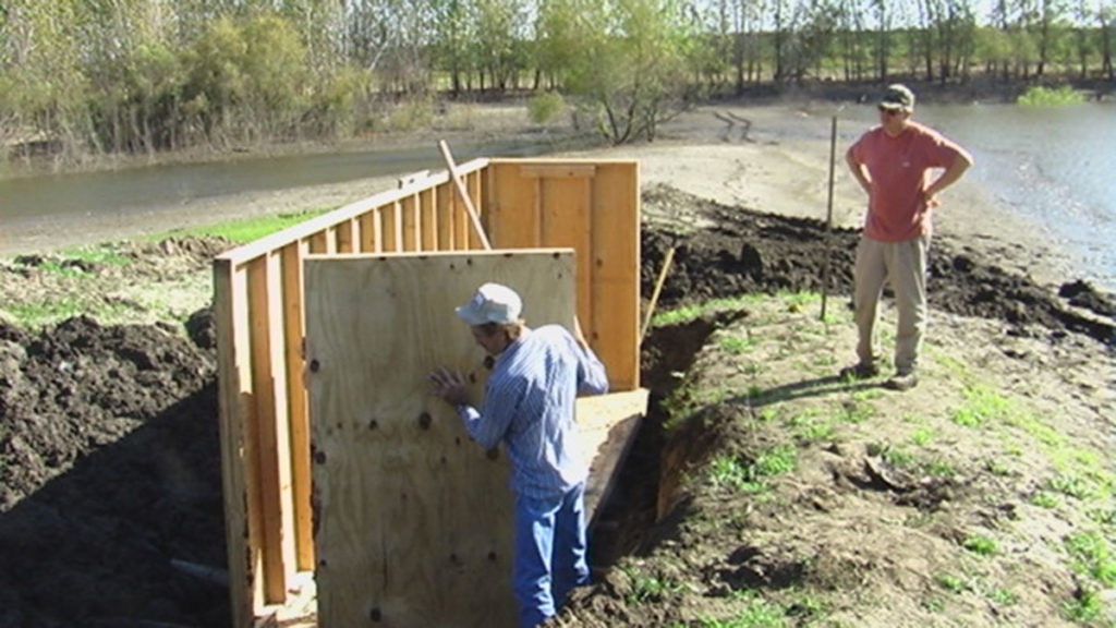 DIY - Building Waterfowl Blinds: Pit and Surface