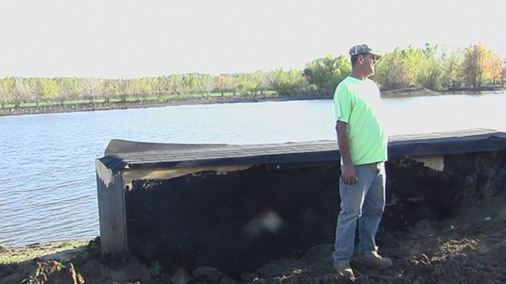 DIY - Building Waterfowl Blinds: Pit and Surface