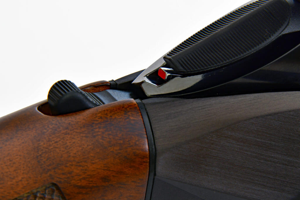 Benelli Lupo BE.S.T. Walnut rifle, tang-mounted safety, cocking indicator